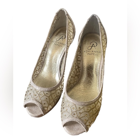 Adrianna Papell Jamie Peep Toe Classic Pumps, Gold Size 6 - Picture 4 of 9
